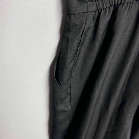 Loft Romper Women’s size XS sleeveless with pockets black - Picture 4 of 4